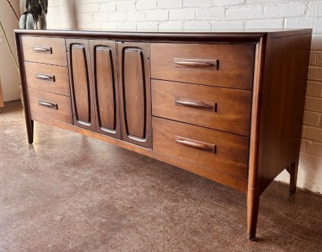 Broyhill Emphasis dresser